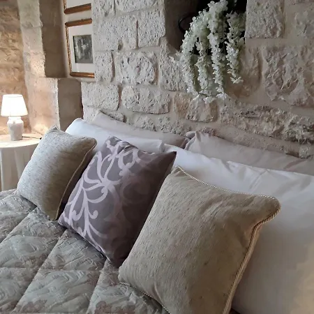 Brizi 10 Lägenhetshotell Assisi